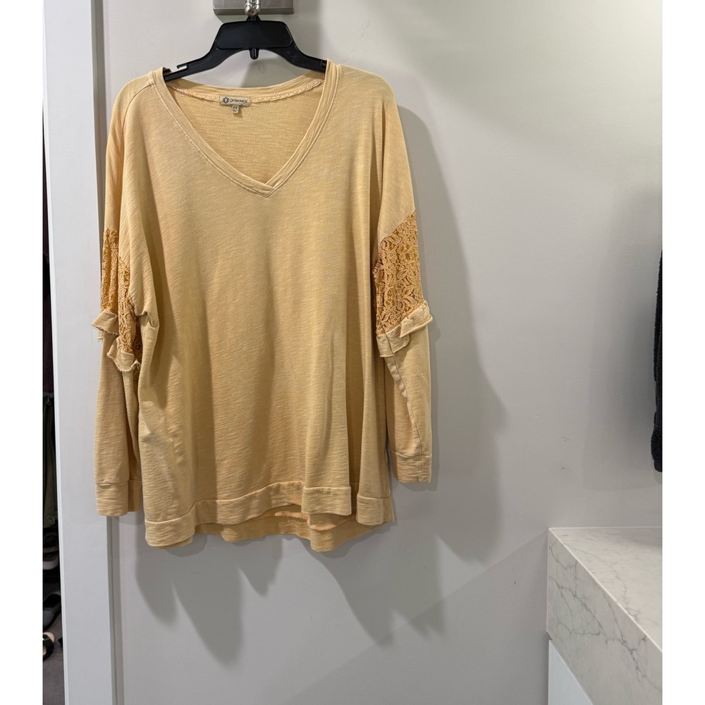 Democracy Light Yellow V-Neck Long Sleeve Top with Lace
